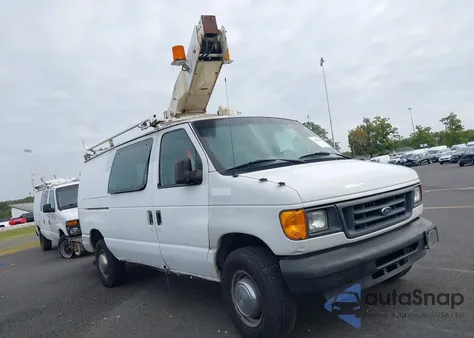 2004 Ford E-350 Super Duty Commercial/Recreational z USA, uszkodzony, nr VIN 1FTSE34L54HB35658